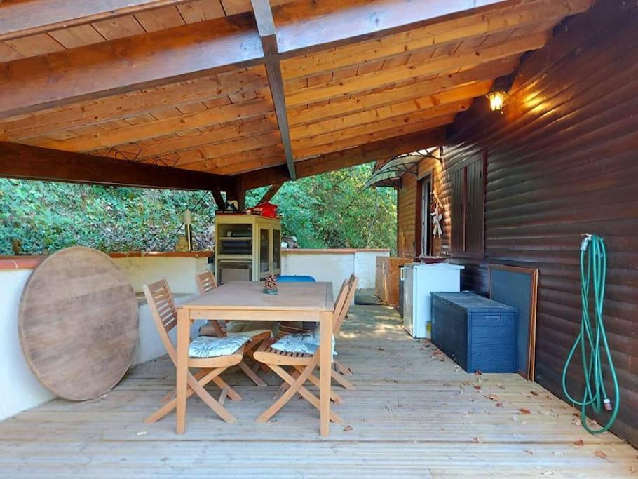 Chalet Au Milieu De La Foret Avec Lac A Proximite Layrac Exterior photo